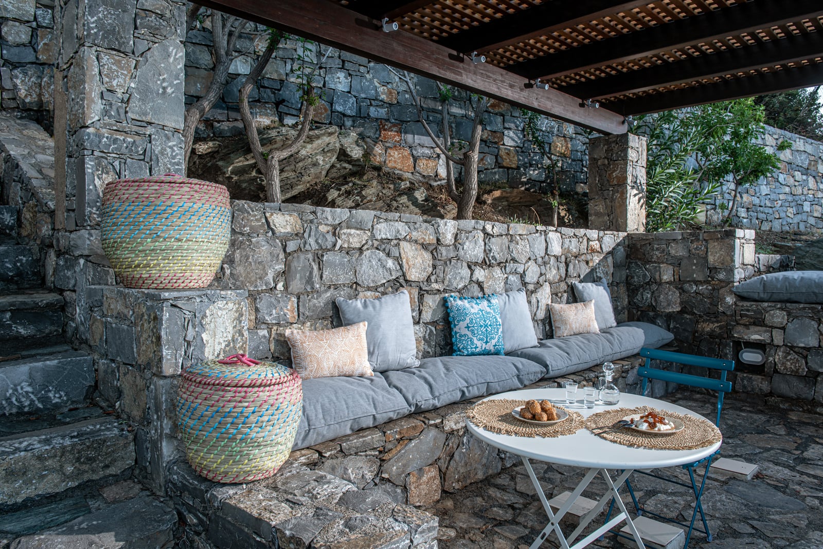 A micro-wedding setting in Crete